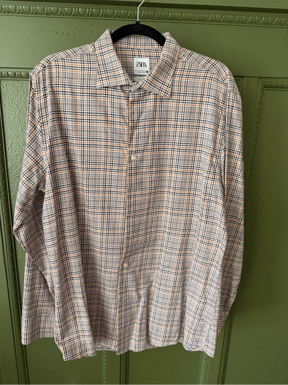 Zara Men’s Fall Colored Button-Up Shirt
